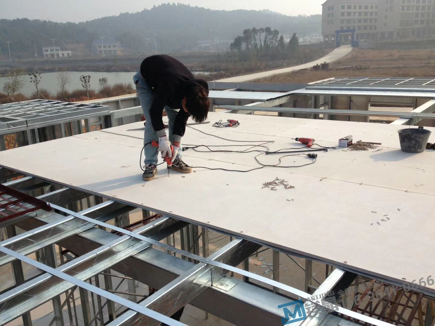 四川成都青白江项目 米乐m6
板应用方向：墙面、楼承板